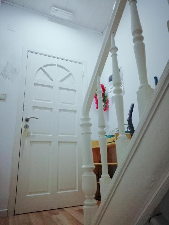 Cozy Rooms With Share The Bathroom And Kitchen Брюссель Экстерьер фото